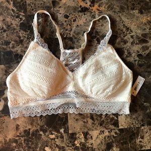 NWT Mae Lace Bra L
